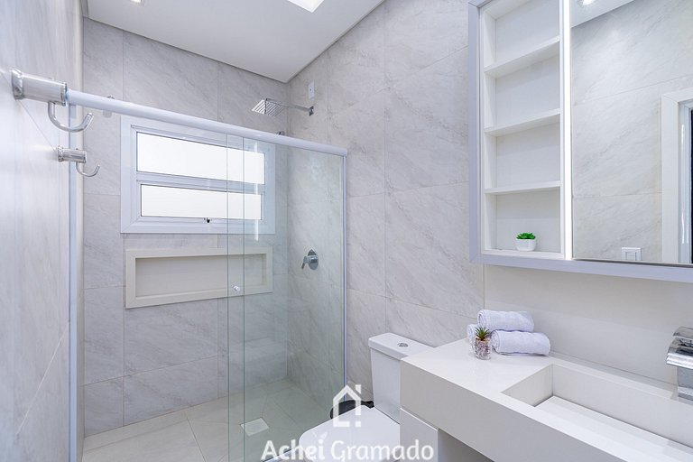 Casa Sítio Caminhos da Serra by Achei