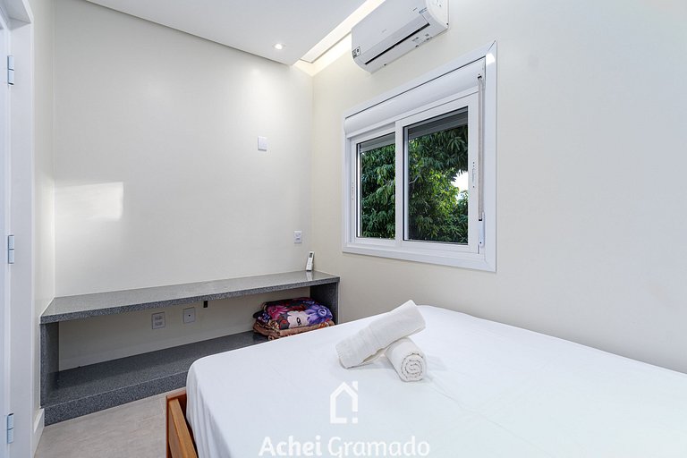 Casa Sítio Caminhos da Serra by Achei