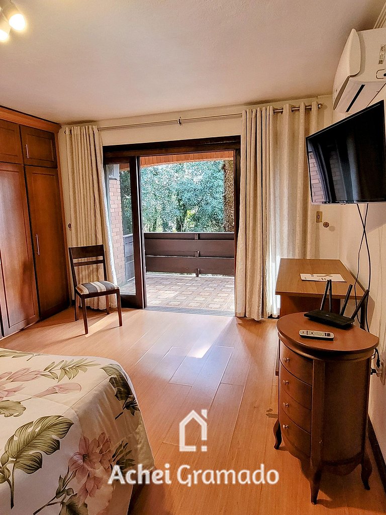 Casa Allegro 3dorm prox Lago Negro by AcheiGramado
