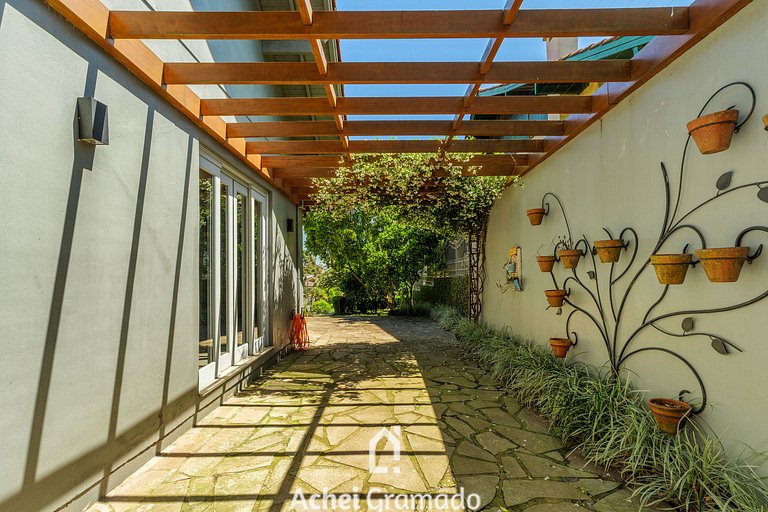 Casa Ingá 600m da Catedral de Pedra by Achei