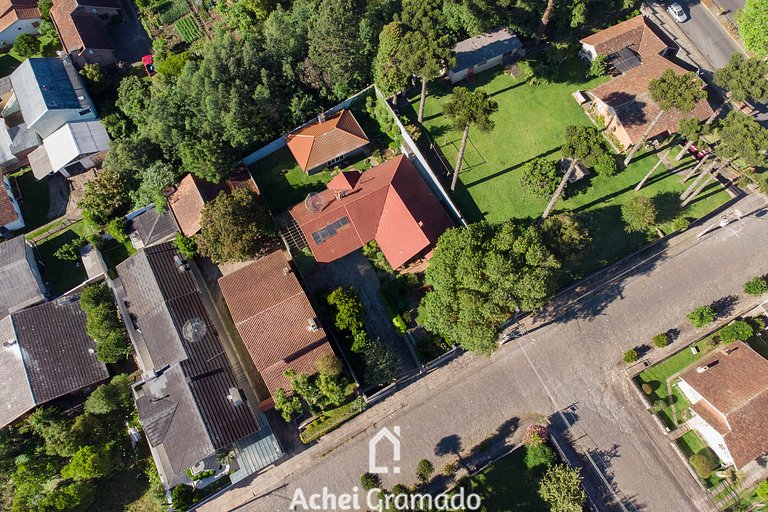 Casa Ingá 600m da Catedral de Pedra by Achei