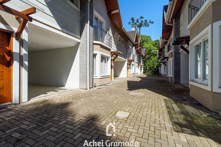 Casa no Residencial Vilaró 3 Suítes by Achei