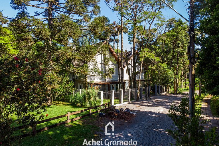 Casa no Residencial Vilaró 3 Suítes by Achei