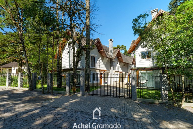 Casa no Residencial Vilaró 3 Suítes by Achei