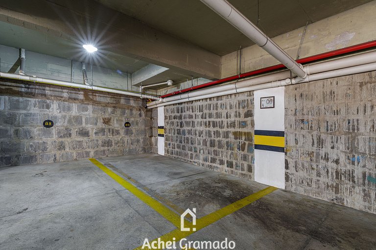 Apto no Centro e Piscina aquecida by Achei Gramado