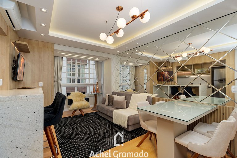 Apto bem no Centro 2 dorm by Achei Gramado