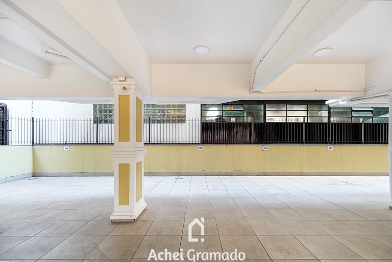 Apto bem no Centro 2 dorm by Achei Gramado